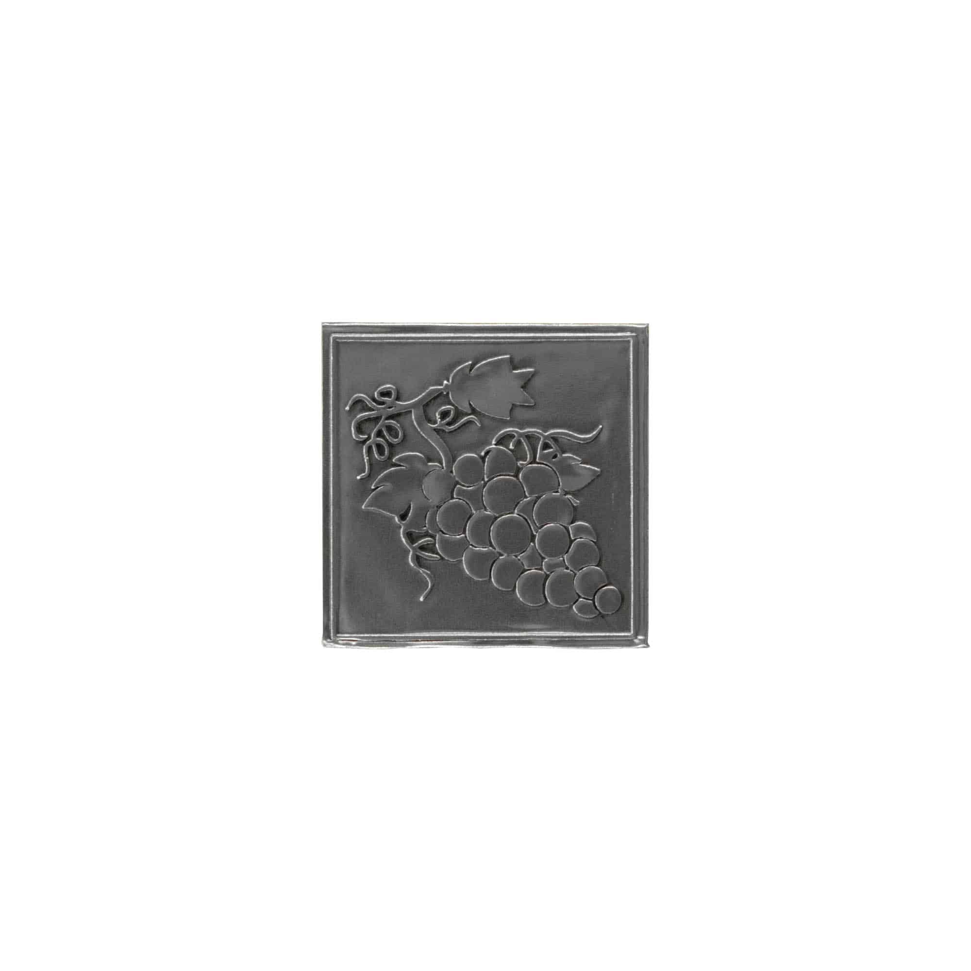 Oznaka od kositra 'Grožđe', kvadratna, metal, srebrna