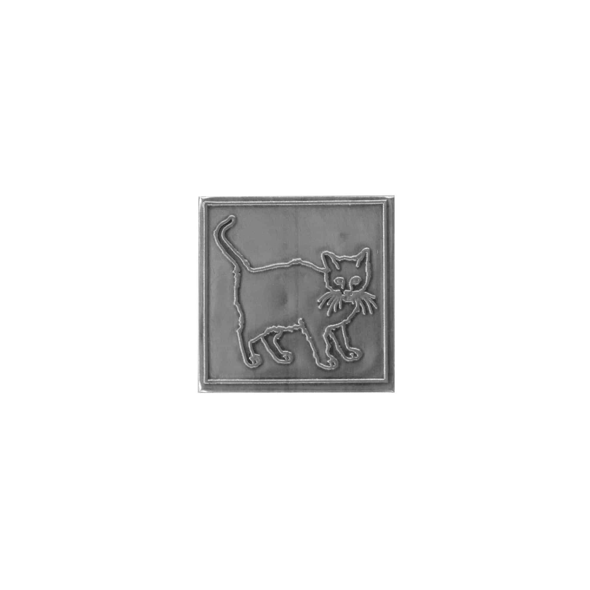 Kositrena naljepnica 'Mačka', kvadratna, metal, srebro Kositrena naljepnica 'Mačka', kvadratna, metal, srebro